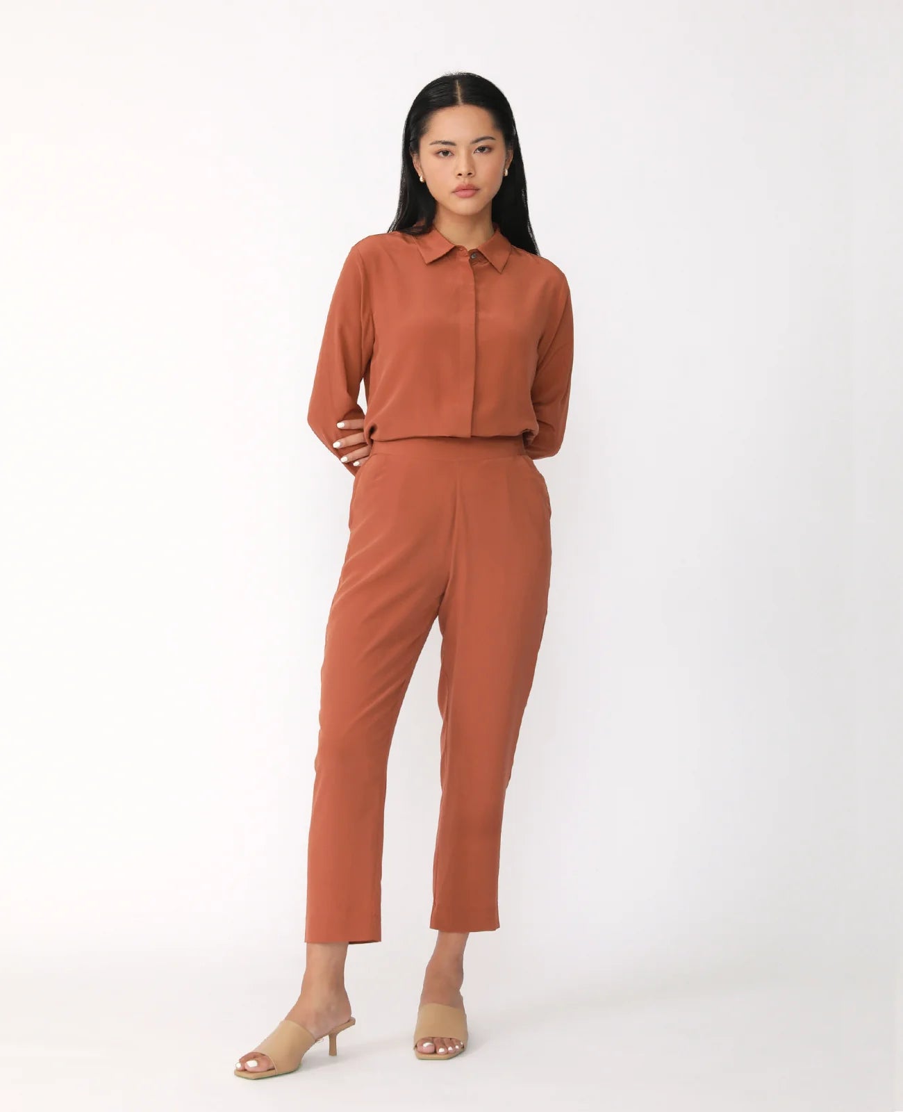 Silk Signature Ankle Pant