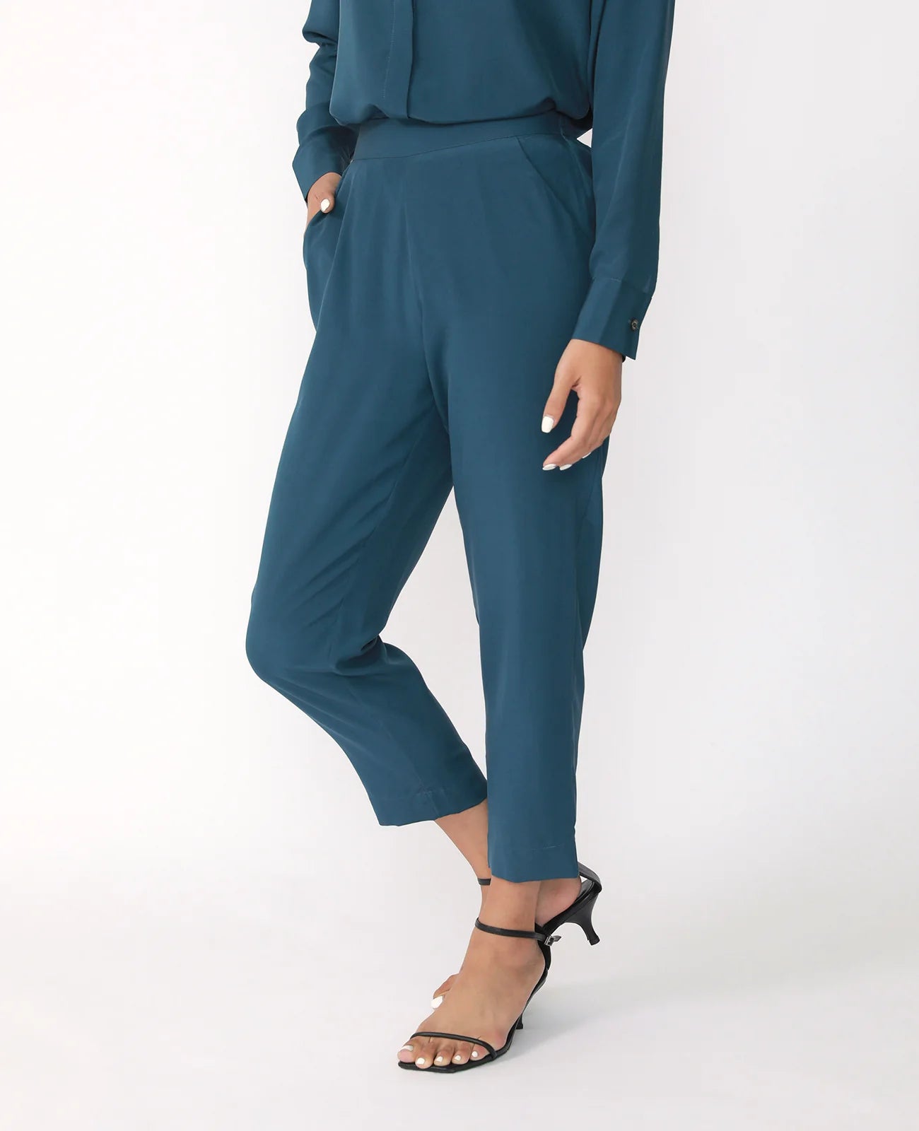 Silk Signature Ankle Pant