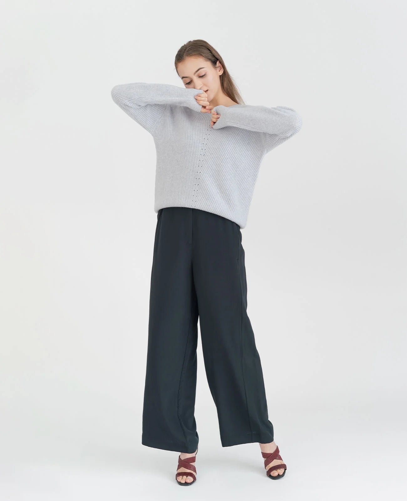 Moving Rib V-Neck Sweater